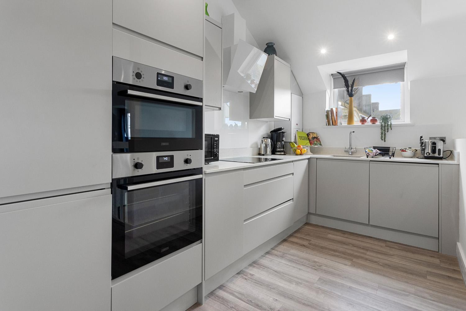 Apartment Sea Views, Beachbreeze, Pet Friendly, Private Parking *