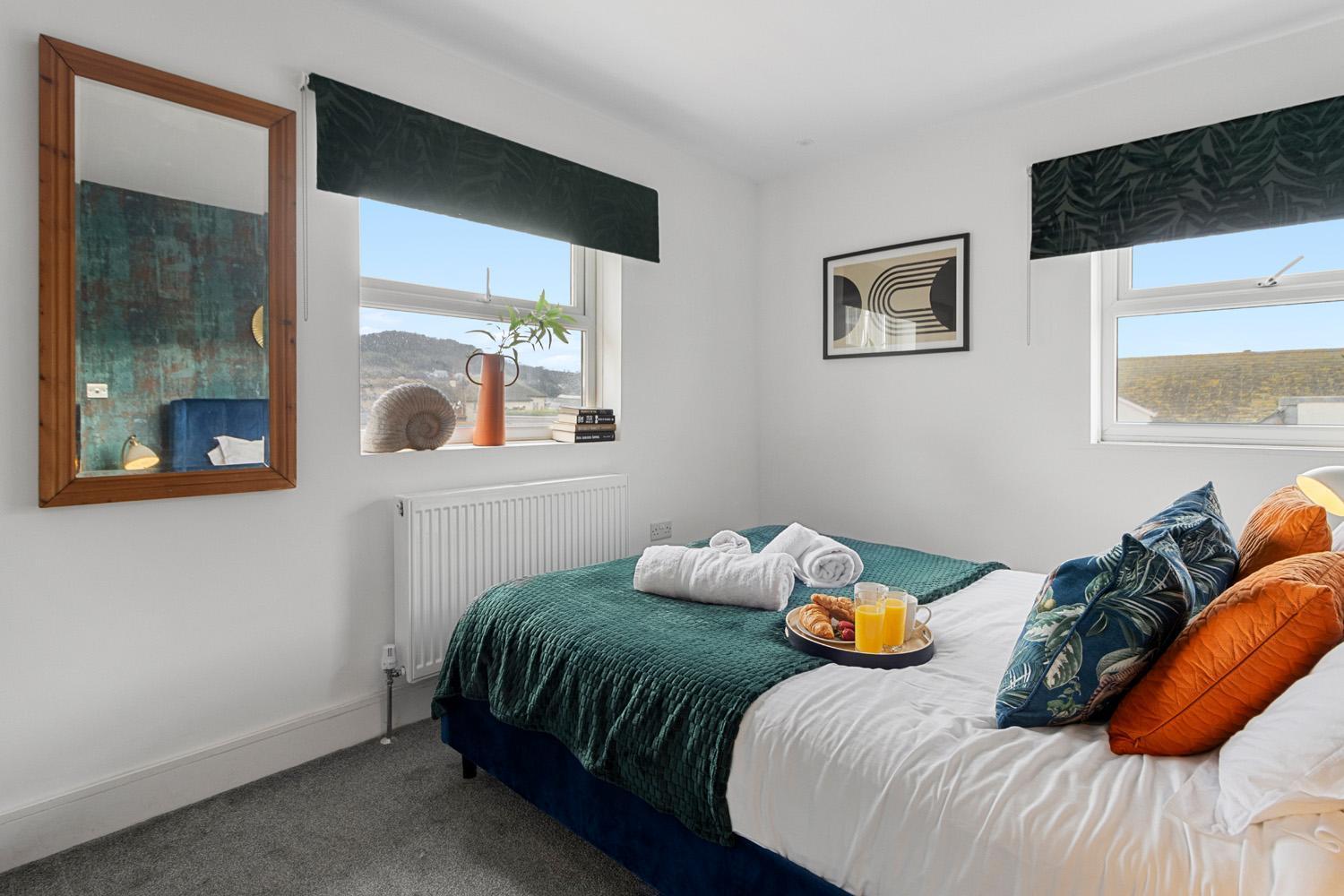 Apartment Sea Views, Beachbreeze, Pet Friendly, Private Parking *